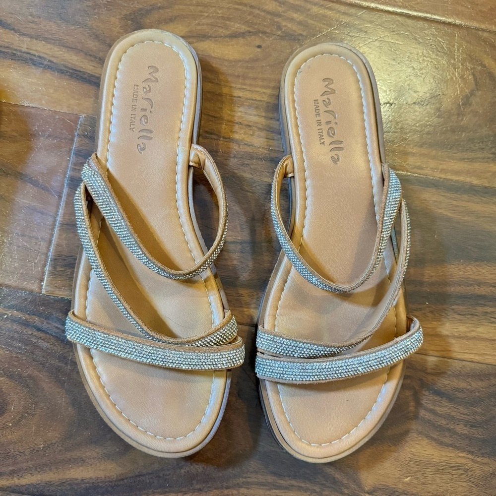 Mariela women’s silver studded sandles. 11” front to back, size 10-10.5